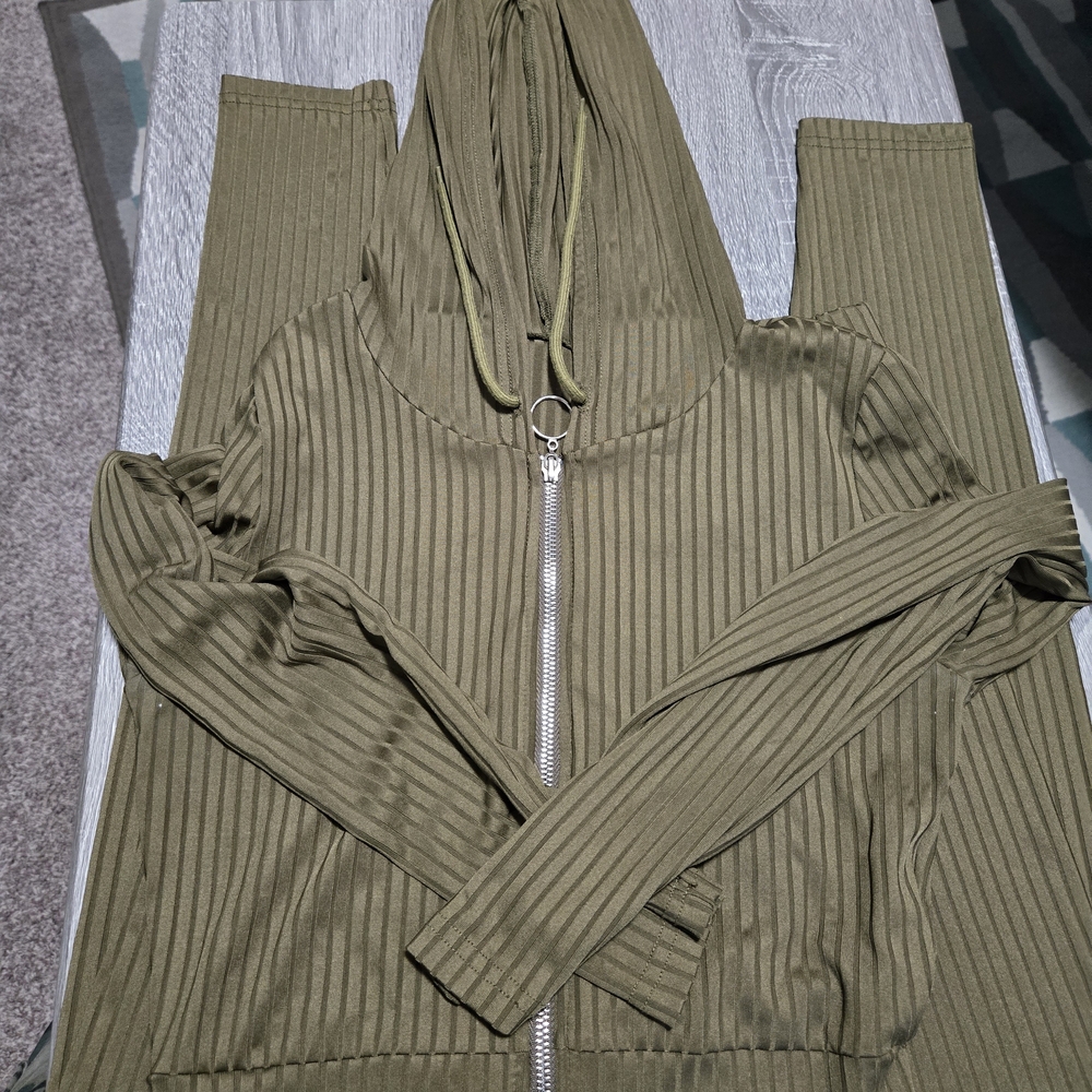 SHEIN Olive Ribbed Women's Legging And Top